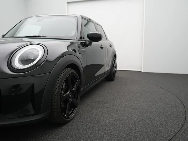 MINI Mini 5 Doors (F55 LCI II) (2022) — foto 21 van 24
