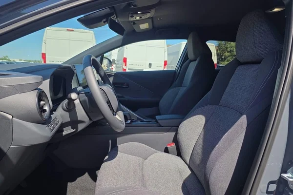 Toyota C-HR Hybrid (HEV) (2026) — foto 14 van 27