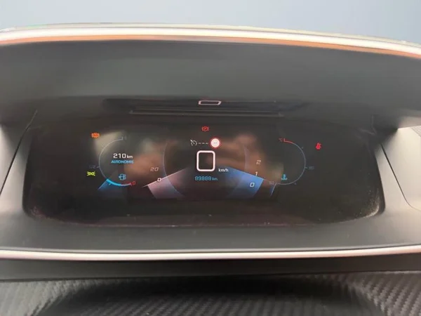 PEUGEOT 208 Dsl (2020) — foto 7 van 31