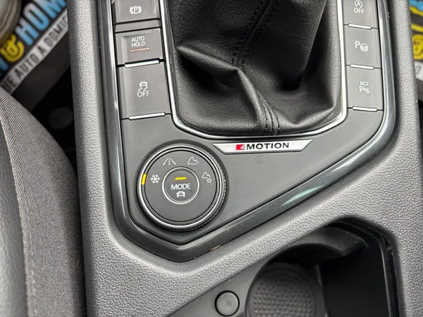VOLKSWAGEN Tiguan Dsl (2017) — foto 19 van 19