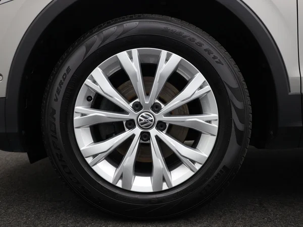 VOLKSWAGEN Tiguan (2017) — foto 6 van 23