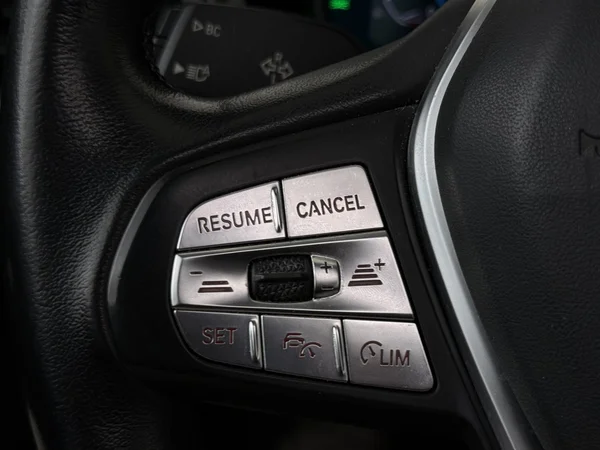 BMW 320 (2021) — foto 9 van 34