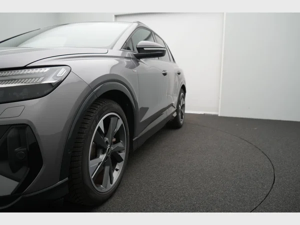 AUDI Q4 e-tron (2023) — foto 30 van 31