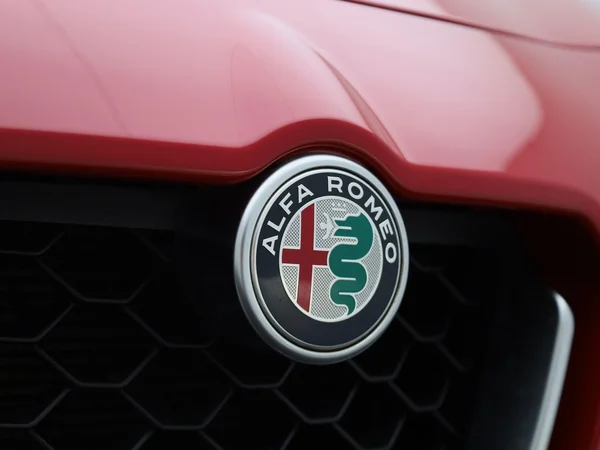 Alfa Romeo Stelvio (2022) — foto 35 van 44