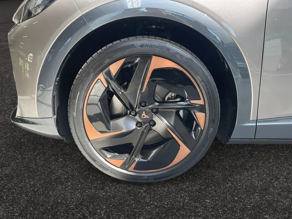 CUPRA Tavascan (2026) — foto 5 van 15