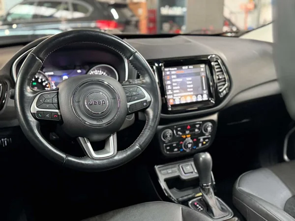 Jeep Compass (2021) — foto 17 van 17