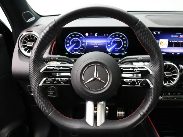 Mercedes-Benz EQB (2026) — foto 6 van 33