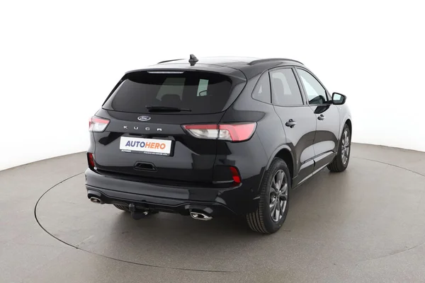 Ford Kuga (2022) — foto 12 van 16