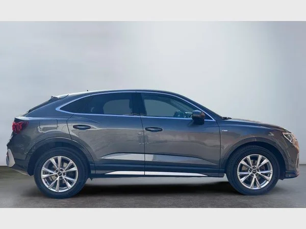 Audi Q3 Sportback (2023) — foto 23 van 33