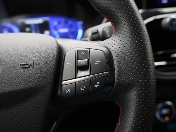 Ford Kuga (2022) — foto 11 van 49