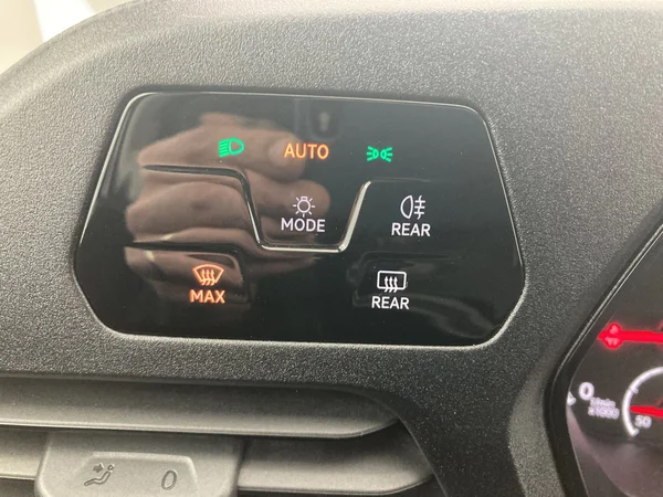 VOLKSWAGEN Caddy (2024) — foto 18 van 36