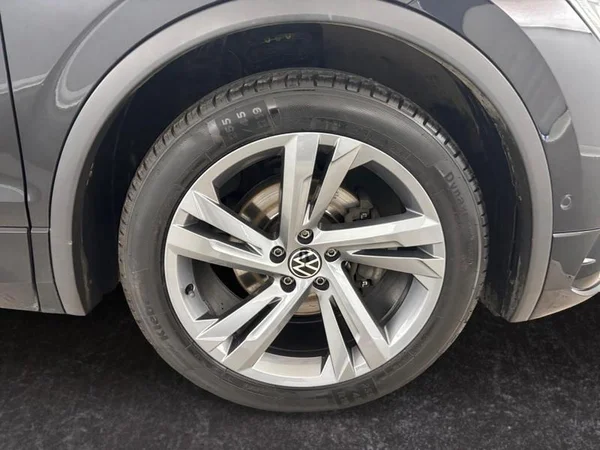 VOLKSWAGEN Tiguan (2023) — foto 17 van 17