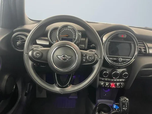MINI Mini 5 Doors (F55) (2018) — foto 5 van 27
