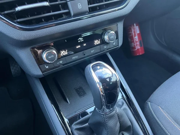SKODA Kamiq (2024) — foto 8 van 16