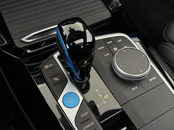 BMW iX3 (2022) — foto 4 van 36