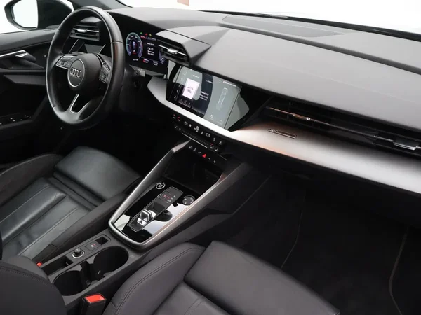 Audi A3 (2022) — foto 21 van 27