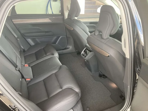 Volvo ES90 — foto 17 van 19