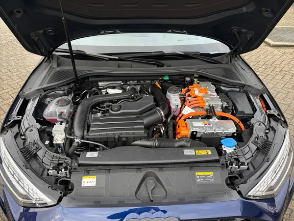 AUDI A3 Sportback PHEV (2025) — foto 8 van 24