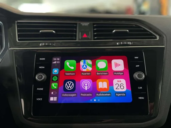 Volkswagen Tiguan (2021) — foto 7 van 21