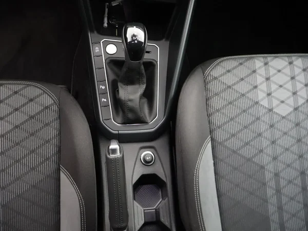 Volkswagen Taigo (2023) — foto 8 van 23
