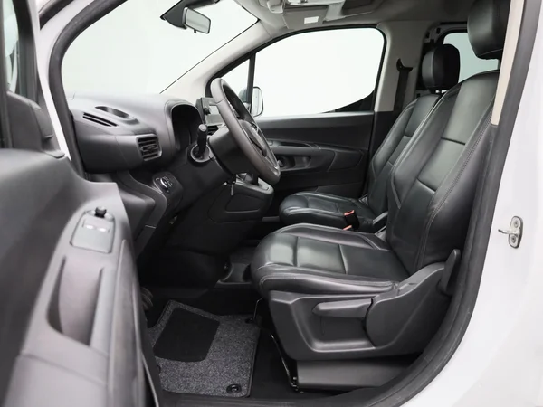Opel Combo Life (2022) — foto 4 van 36