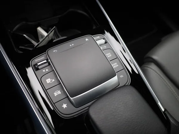 Mercedes-Benz EQB (2023) — foto 19 van 53