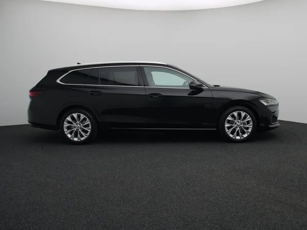 SKODA Superb Combi (2025) — foto 16 van 18