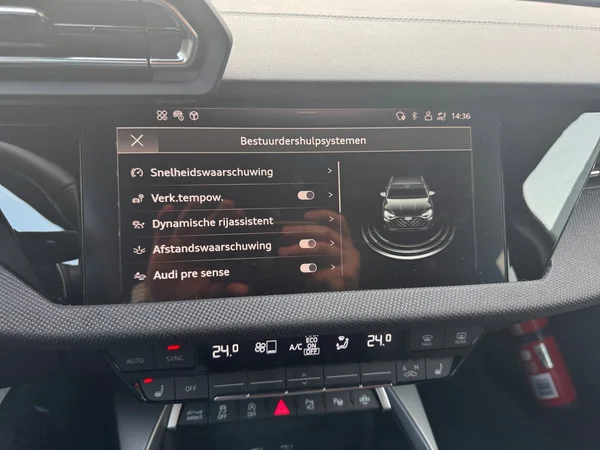 AUDI A3 Sportback (2025) — foto 2 van 24