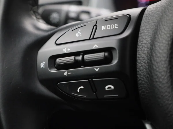 Kia Rio (2023) — foto 13 van 35