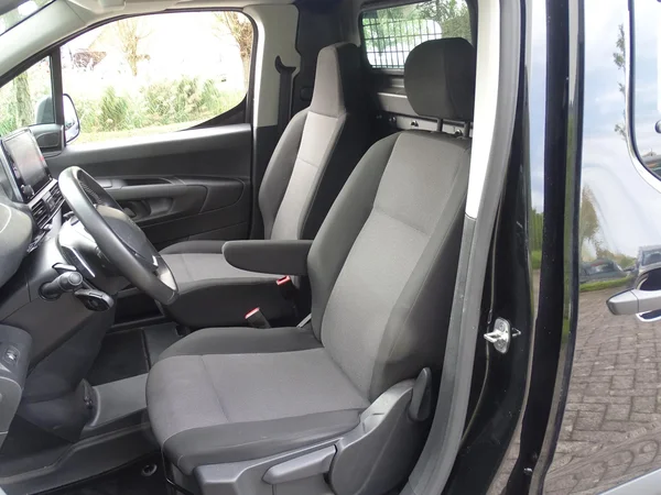 Peugeot Partner (2021) — foto 3 van 25