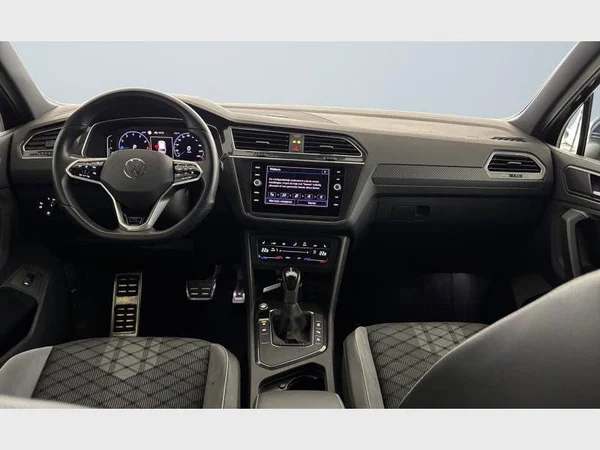 Volkswagen Tiguan (2023) — foto 2 van 15