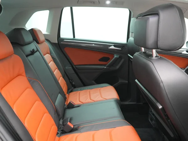 VOLKSWAGEN Tiguan Dsl (2016) — foto 11 van 31