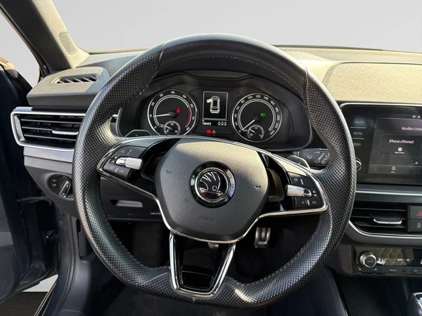 SKODA Kamiq (2021) — foto 3 van 20