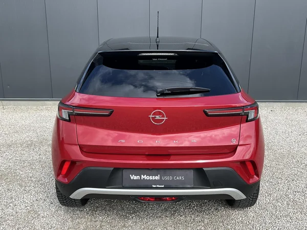 Opel Mokka-e (2022) — foto 35 van 38