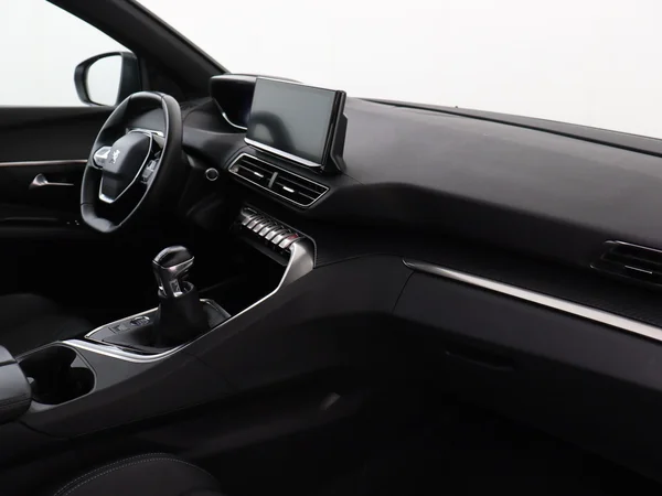 PEUGEOT 5008 (2023) — foto 3 van 28