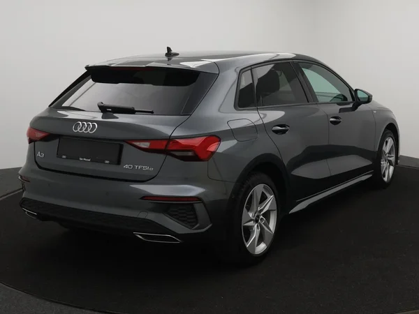 AUDI A3 Sportback PHEV (2024) — foto 12 van 25