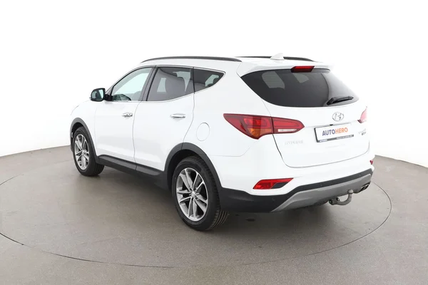 Hyundai Santa Fe (2018) — foto 10 van 16