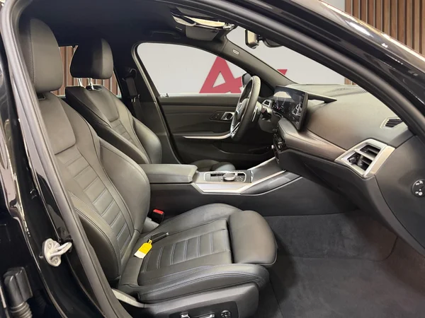 BMW 330 (2025) — foto 22 van 30