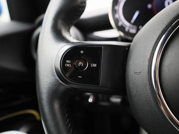 MINI One (2022) — foto 9 van 34
