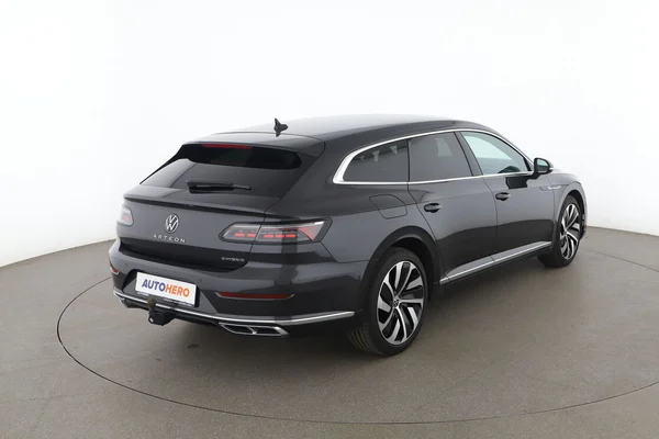Volkswagen Arteon Shooting Brake (2022) — foto 12 van 16