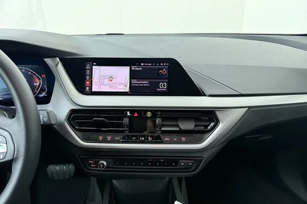 BMW 1 HATCH (2024) — foto 3 van 16