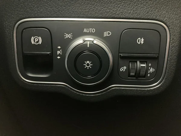 MERCEDES-BENZ B 180 (2022) — foto 19 van 36
