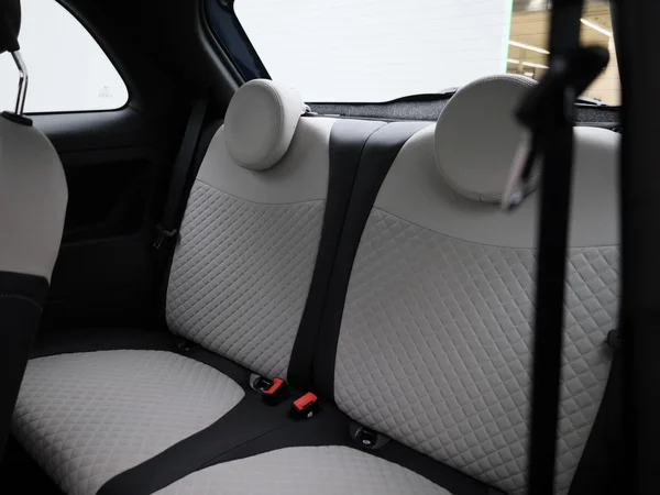 Fiat 500 (2021) — foto 2 van 37