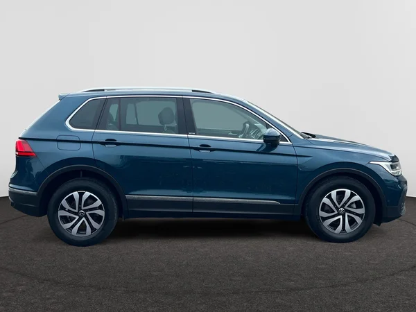 VOLKSWAGEN Tiguan (2022) — foto 23 van 24