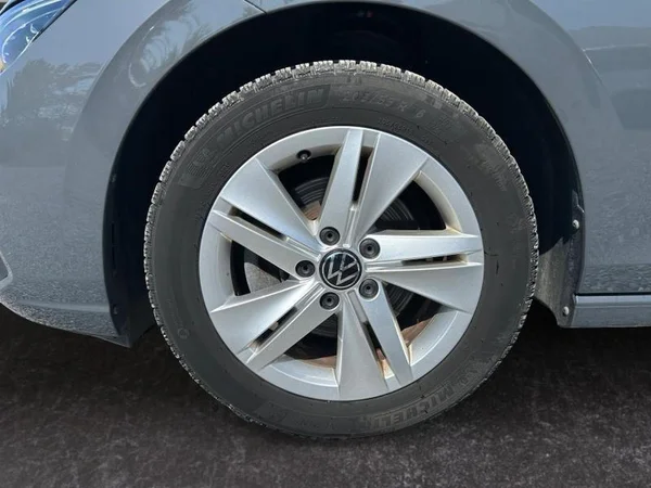 VOLKSWAGEN Golf VIII SW (2023) — foto 25 van 31