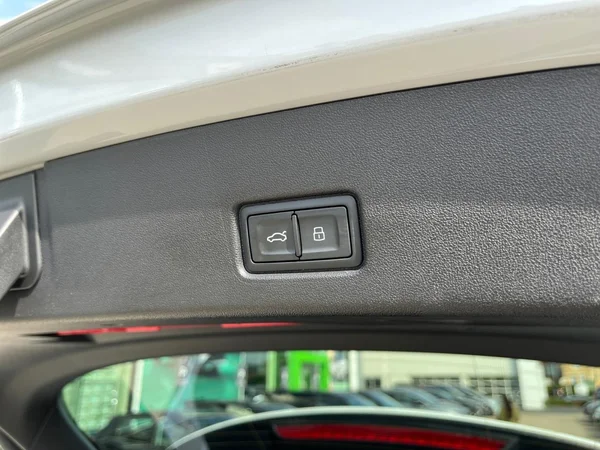AUDI Q4 e-tron (2024) — foto 21 van 22