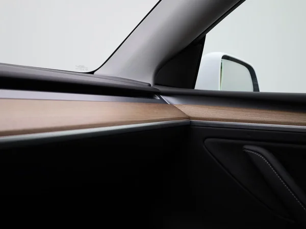 Tesla Model Y (2024) — foto 21 van 46