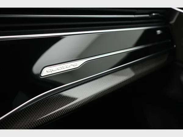 AUDI Q7 PHEV (2024) — foto 13 van 37