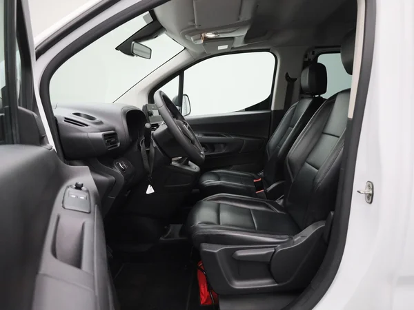 Opel Combo Life (2022) — foto 10 van 36