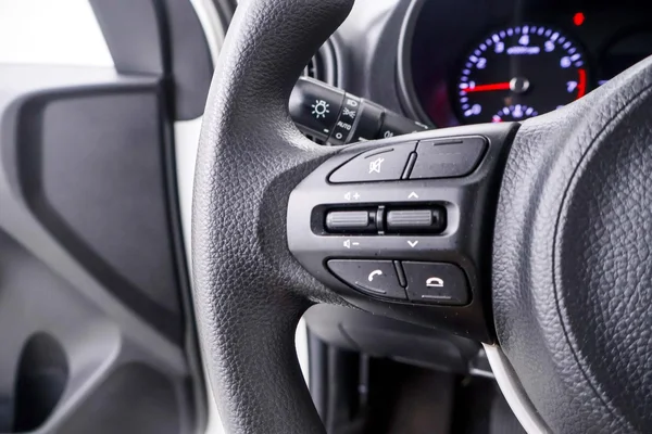 Kia Picanto (2021) — foto 13 van 41